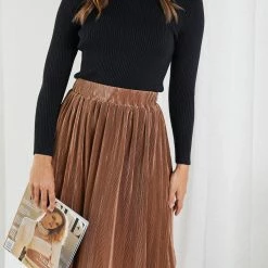 Red Berry Basa Knit Top - Black CLOTHING