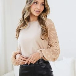 Style Box Tia Top - Beige