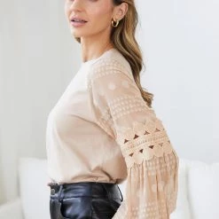 Style Box Tia Top - Beige