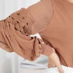 Style Box Tia Top - Camel