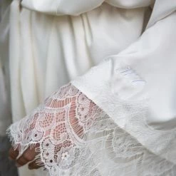 Sleeping With The Enemy LACE KIMONO SHORT ROBE BABY PINK